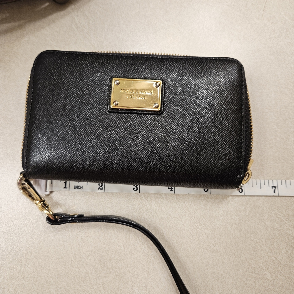 Michael Kors Black and Gold Key Holder - Picture 3 of 5